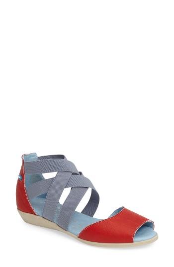 Women's Cloud Cardinal Sandal .5-6us / 36eu - Red