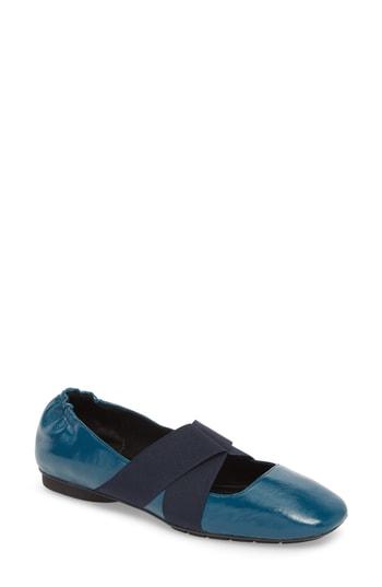 Women's Donald Pliner Danae Flat .5 M - Blue