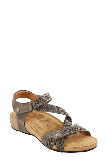 Women's Taos 'trulie' Wedge Sandal -9.5us / 40eu - Grey