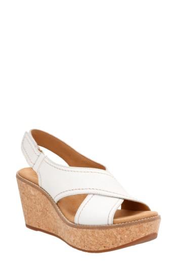 Women's Clarks Aisley Tulip Platform Sandal .5 W - White