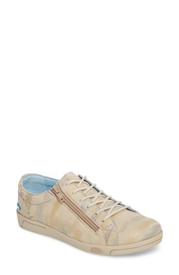 Women's Cloud 'aika' Leather Sneaker .5-6us / 36eu - Beige