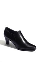 Women's Trotters Pump