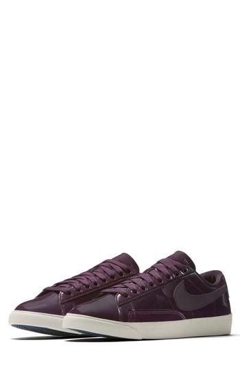 Women's Nike Blazer Low Top Sneaker Se M - Burgundy