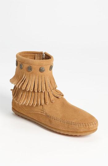 Women's Minnetonka Double Fringe Boot .5 M - Beige