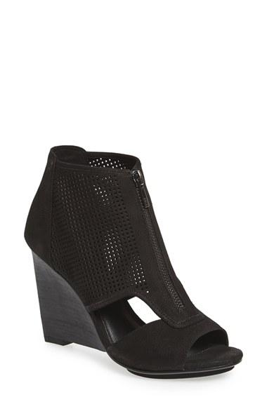 Women's Pelle Moda 'oria' Wedge Bootie M - Black