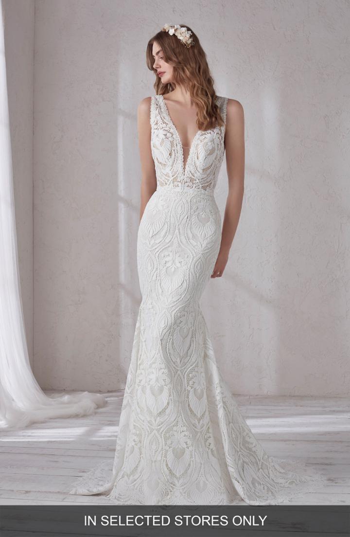 Women's Pronovias Magnolia Lace Mermaid Gown, Size In Store Only - Ivory