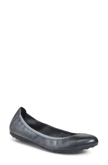 Women's B?rn Izabella Ballet Flat M - Grey