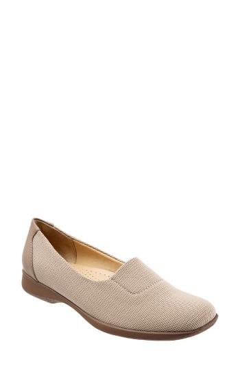 Women's Trotters 'signature Jake' Slip On .5 N - Beige