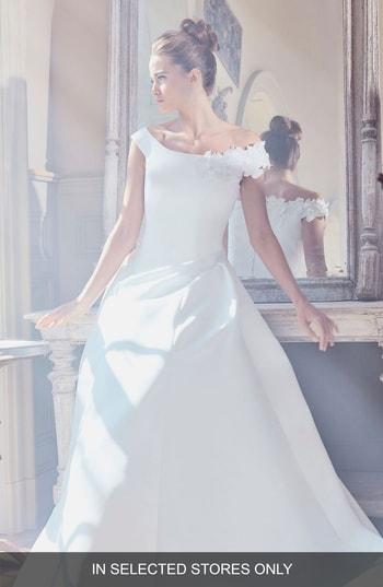Women's Sareh Nouri Ophelia Off The Shoulder Faille Ballgown, Size In Store Only - Ivory
