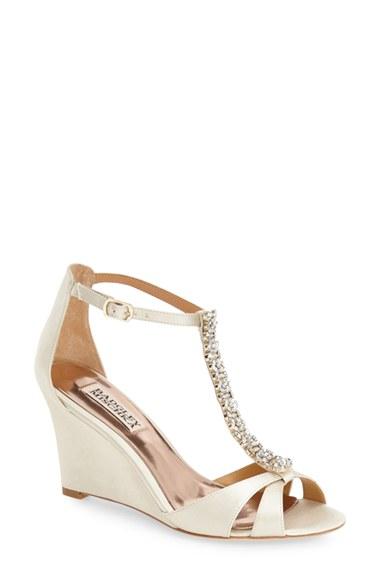 Women's Badgley Mischka 'romance' Wedge Sandal M - Beige