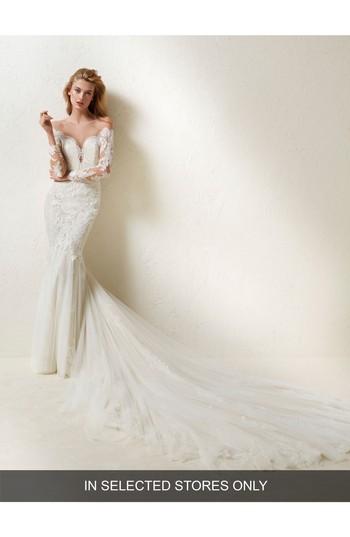 Women's Pronovias Drinea Illusion Lace Mermaid Gown, Size - Ivory