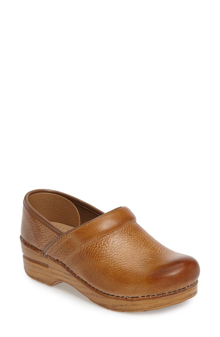 Women's Dansko Distressed Professional Clog .5-11us / 41eu M - Brown