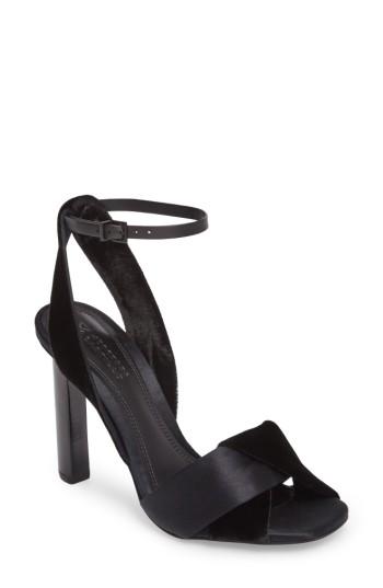 Women's Mercedes Castillo Carla Sandal M - Black