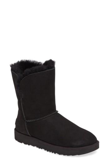 Women's Ugg Classic Cuff Short Boot .5 M - Black