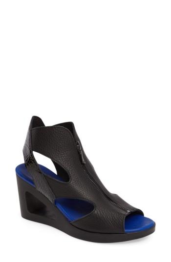 Women's Arche Vahiro Cutout Wedge Sandal Us / 40eu - Black