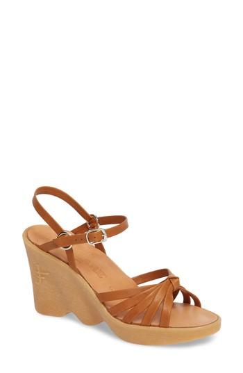 Women's Famolare Knotty Monkey Wedge Sandal M - Beige