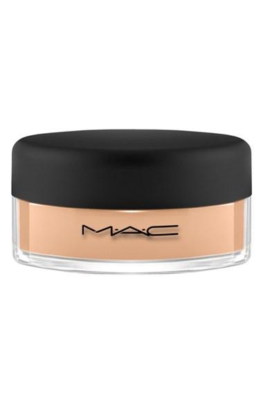 Mac 'mineralize' Loose Powder Foundation -