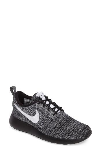 Women's Nike Flyknit Roshe Run Sneaker .5 M - Black