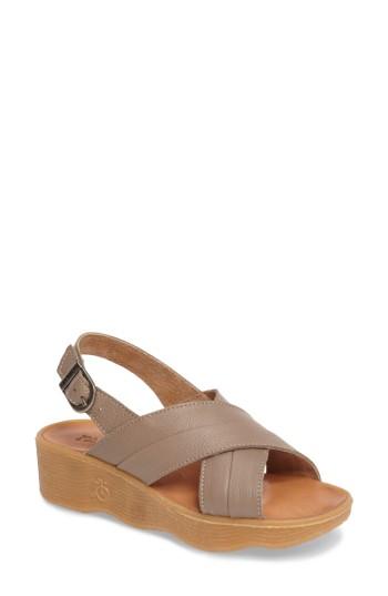 Women's Famolare Chris Cross Wedge Sandal M - Beige
