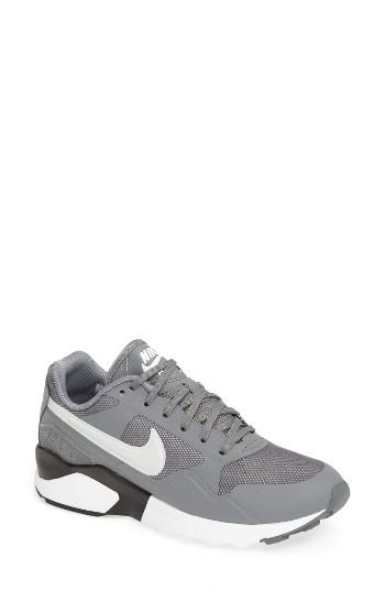 Women's Nike Air Pegasus 92/16 Sneaker