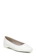 Women's Naturalizer Alya Flat M - White