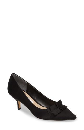 Women's Nina Thea Pointy Toe Pump