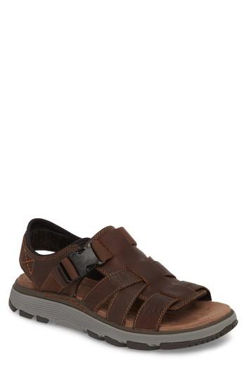 Men's Clarks Untrek Cove Fisherman Sandal .5 M - Brown