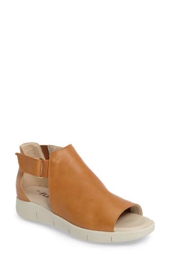 Women's The Flexx Front Row Sandal M - Brown