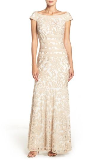 Women's Tadashi Shoji Textured Lace Mermaid Gown