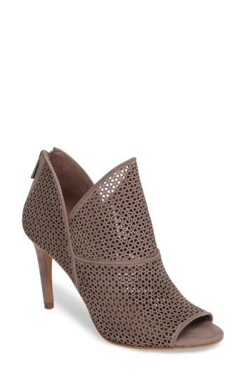 Women's Vince Camuto Vatena Bootie M - Beige