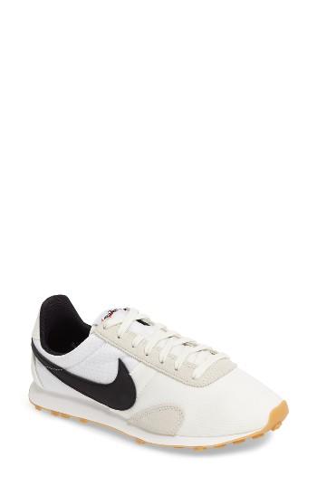 Women's Nike Pre Montreal Racer Vintage Sneaker