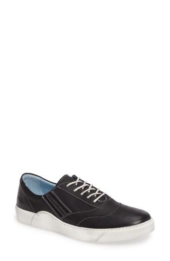 Women's Cloud Irina Sneaker .5-7us / 37eu - Black