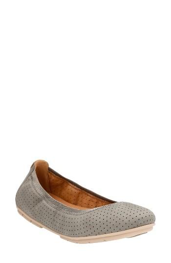 Women's Clarks Un Tract Flat N - Green