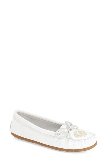 Women's Minnetonka Beaded Moccasin .5 M - White