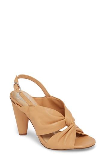 Women's Vince Camuto Kattie Slingback Sandal .5 M - Beige