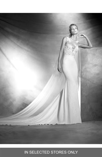 Women's Atelier Pronovias Vicenta Lace Applique Mermaid Gown, Size In Store Only - Ivory
