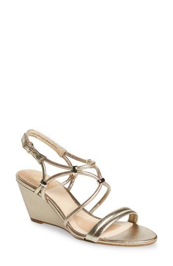 Women's Isola Farah Wedge Sandal M - Metallic