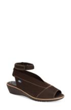 Women's Cloud Saucy Ankle Strap Wedge .5us / 38eu - Brown