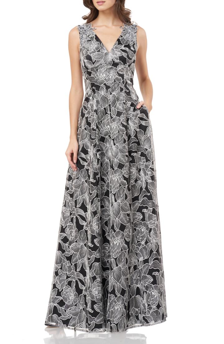Women's Carmen Marc Valvo Infusion Threadwork V-neck Evening Dress