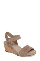 Women's Hush Puppies Eviee Cassale Wedge Sandal M - Beige