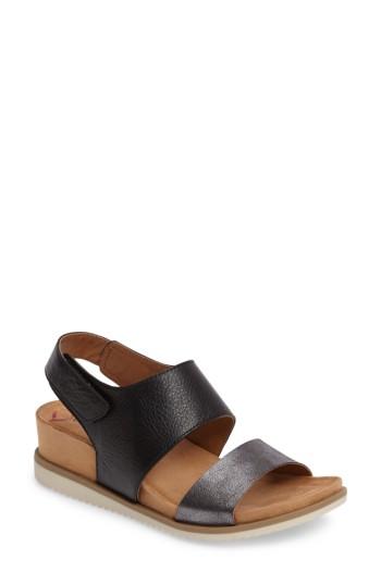 Women's Comfortiva Leslie Wedge Sandal .5 M - Black
