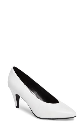 Women's Bp. Viv Pointy Toe Pump M - White