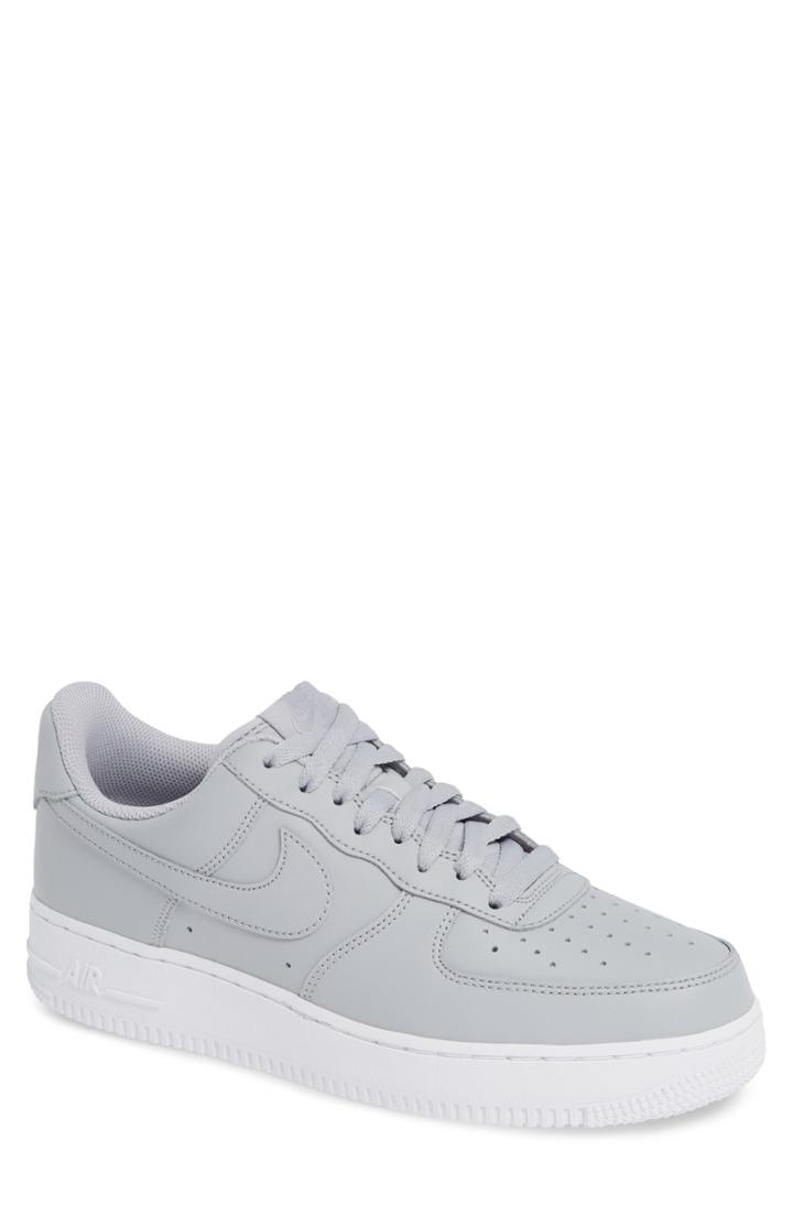 Men's Nike Air Force 1 07 Sneaker .5 M - Grey