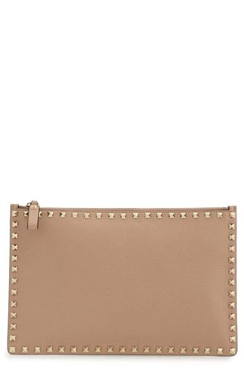 Valentino Garavani Large Rockstud Flat Leather Pouch - Beige