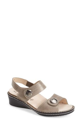 Women's Finn Comfort 'alanya' Sandal .5 M - Beige