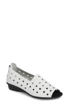 Women's Sesto Meucci 'evonne' Cutout Open-toe Flat M - White