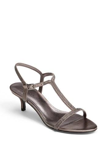 Women's Pelle Moda 'fact' Sandal .5 M - Metallic