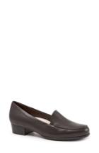 Women's Trotters Monarch Loafer M - Brown