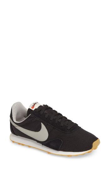 Women's Nike Pre Montreal Racer Vintage Sneaker .5 M - Black