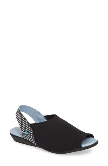 Women's Cloud Cuteness Slingback Sandal .5-7us / 37eu - Black